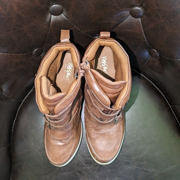 Mossimo Wedge Leather Boot - Picture 3 of 7